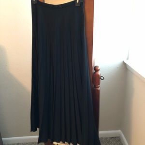 Pleated maxi skirt